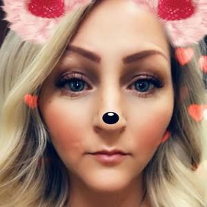 Meet your Posher, Leeann